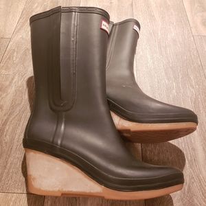 Hunter Black Wedge Rainboots with defect